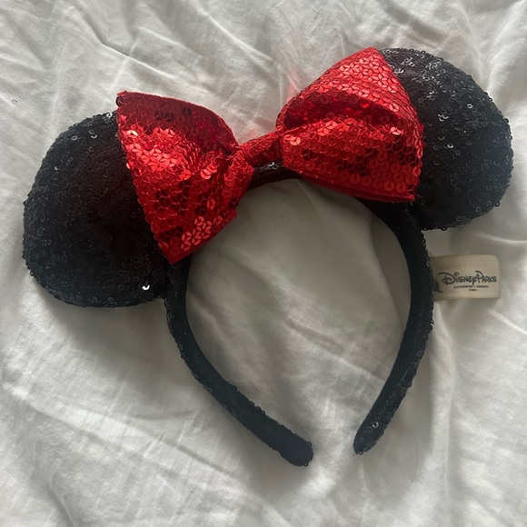 Minnie Mouse Disney Ears / Headband - Picture 2 of 6